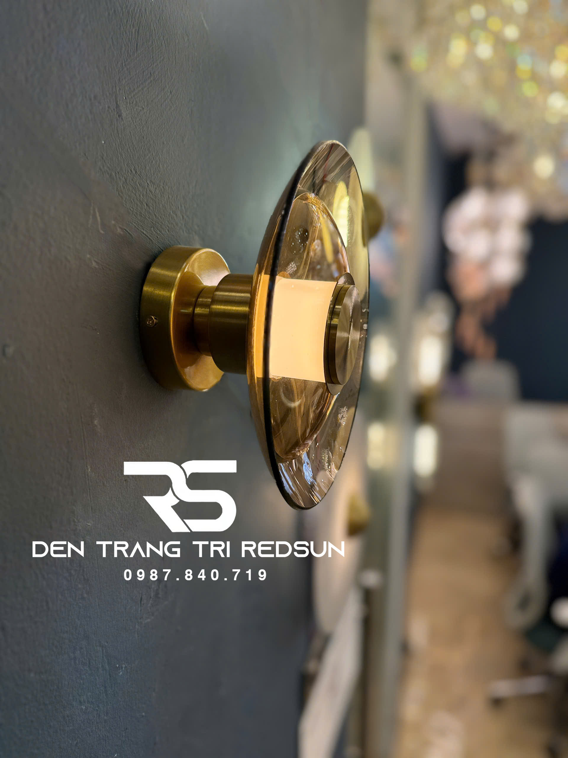 den-tuong-hien-dai-trang-tri-phong-khach-phong-ngu-phong-cach-bac-au-choa-thuy-tinh-dt-1034