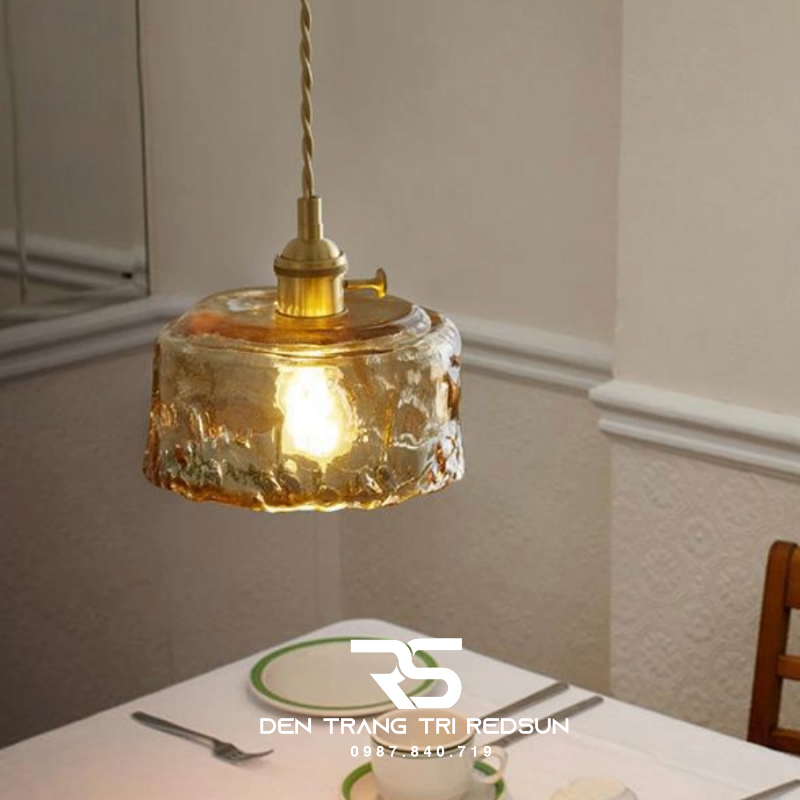 den-tha-thuy-tinh-hien-dai-phong-khach-phong-ngu-ban-an-phong-cach-retro-cdt-1037