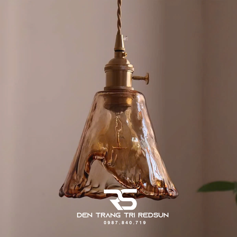 den-tha-thuy-tinh-hien-dai-phong-khach-phong-ngu-ban-an-phong-cach-retro-cdt-1037