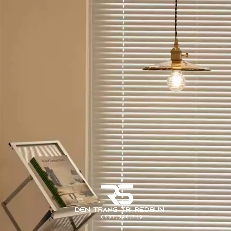 den-tha-thuy-tinh-hien-dai-phong-khach-phong-ngu-ban-an-phong-cach-retro-cdt-1037