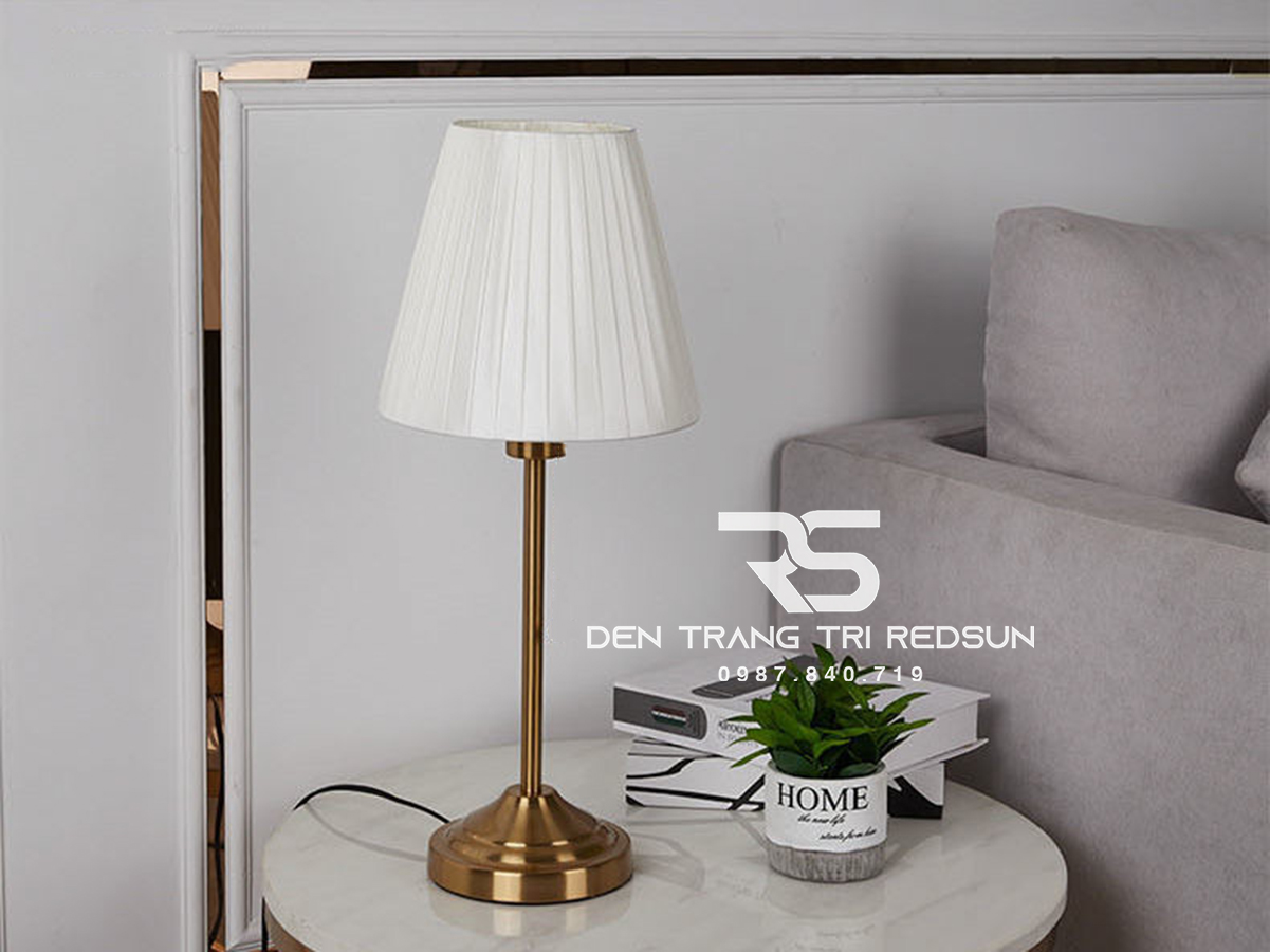 den-ban-hien-dai-b133
