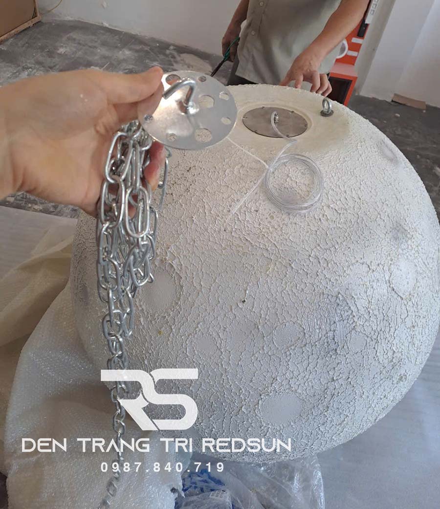 den-mat-trang-sieu-to-khong-lo-3d-lap-trang-tri-ngoai-troi-dc-t109
