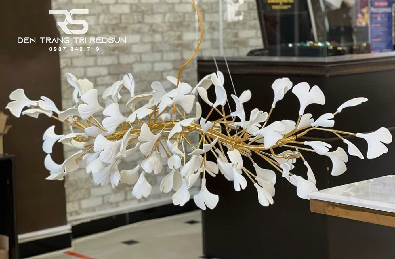 den-chum-hien-dai-ginkgo-leaf-dang-ngang-phong-cach-bac-au-dc-l060