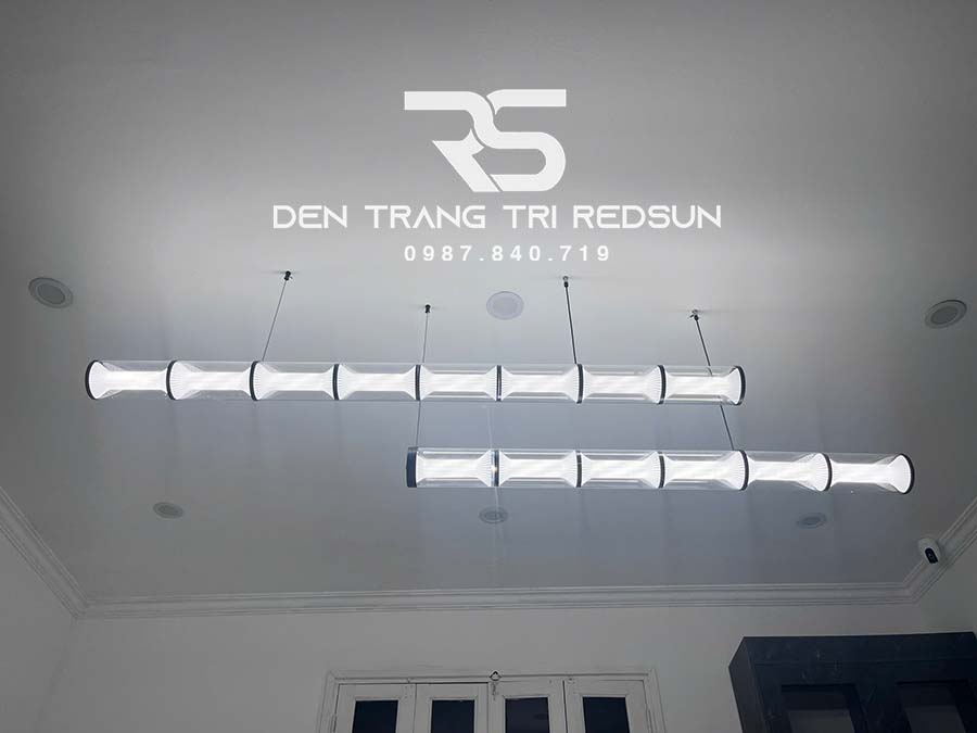 den-tha-hien-dai-trang-tri-phong-khach-phong-an-phong-cach-italia-dang-dai-dc-t111