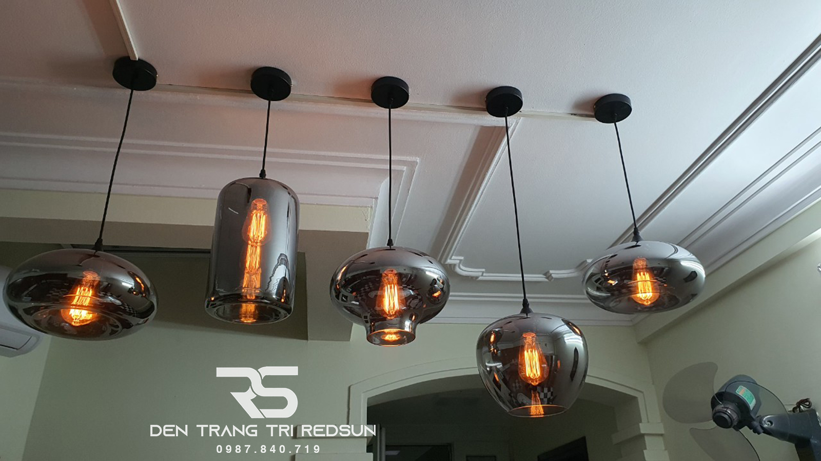 den-tha-tran-hien-dai-bac-au-choa-thuy-tinh-den-khoi-cdt-l014-dang-d