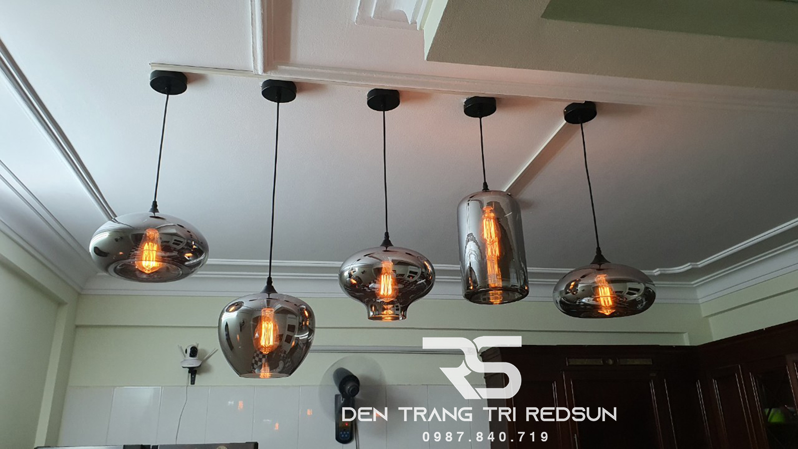 den-tha-tran-hien-dai-bac-au-choa-thuy-tinh-den-khoi-cdt-l014-dang-d