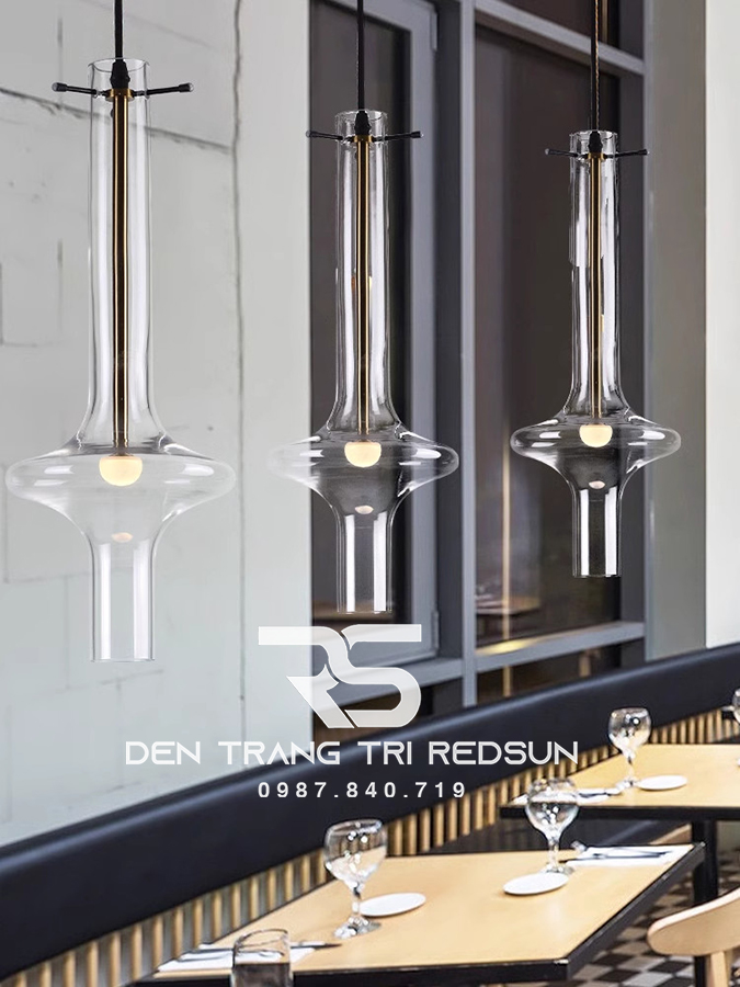 den-tha-hien-dai-phong-cach-bac-au-ong-thuy-tinh-hinh-phi-tieu-lap-phong-khach-sanh-cho-cau-thang-thong-tang-cdt-t054