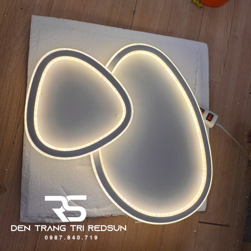 den-mam-op-tran-hien-dai-phong-khach-phong-ngu-phong-cach-bac-au-chat-lieu-mica-ot-017