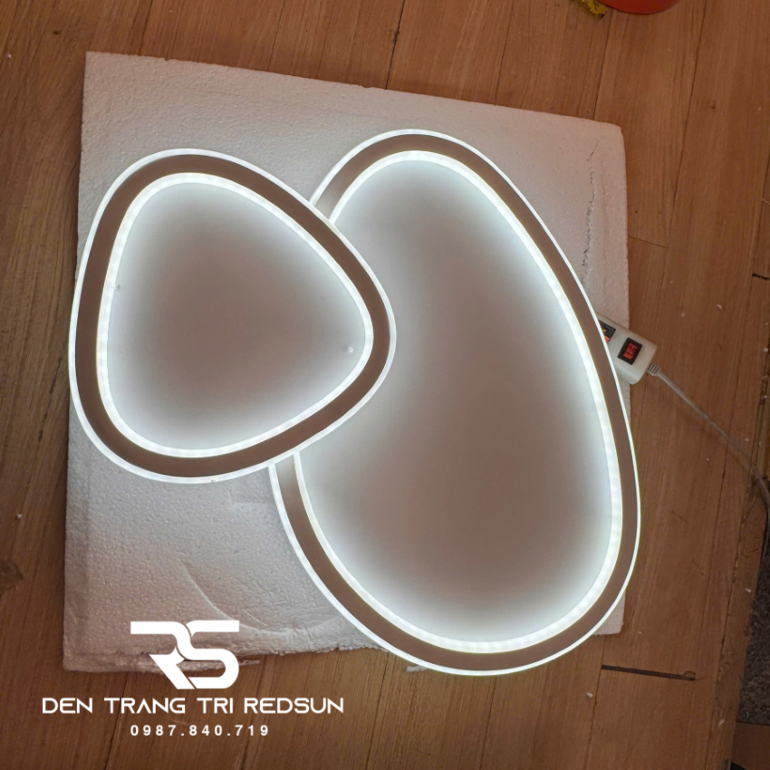 den-mam-op-tran-hien-dai-phong-khach-phong-ngu-phong-cach-bac-au-chat-lieu-mica-ot-017