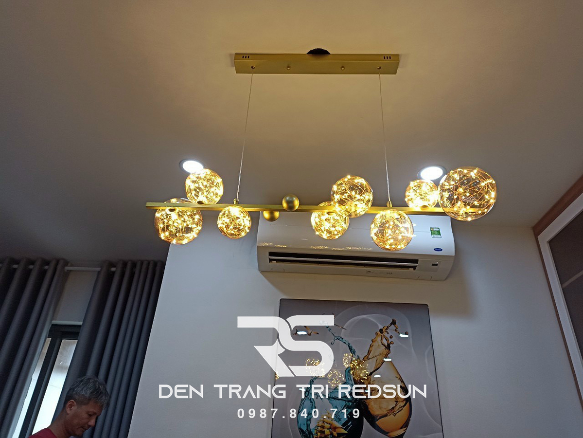 den-tha-ban-an-hien-dai-phong-cach-bac-au-choa-thuy-tinh-dc-51