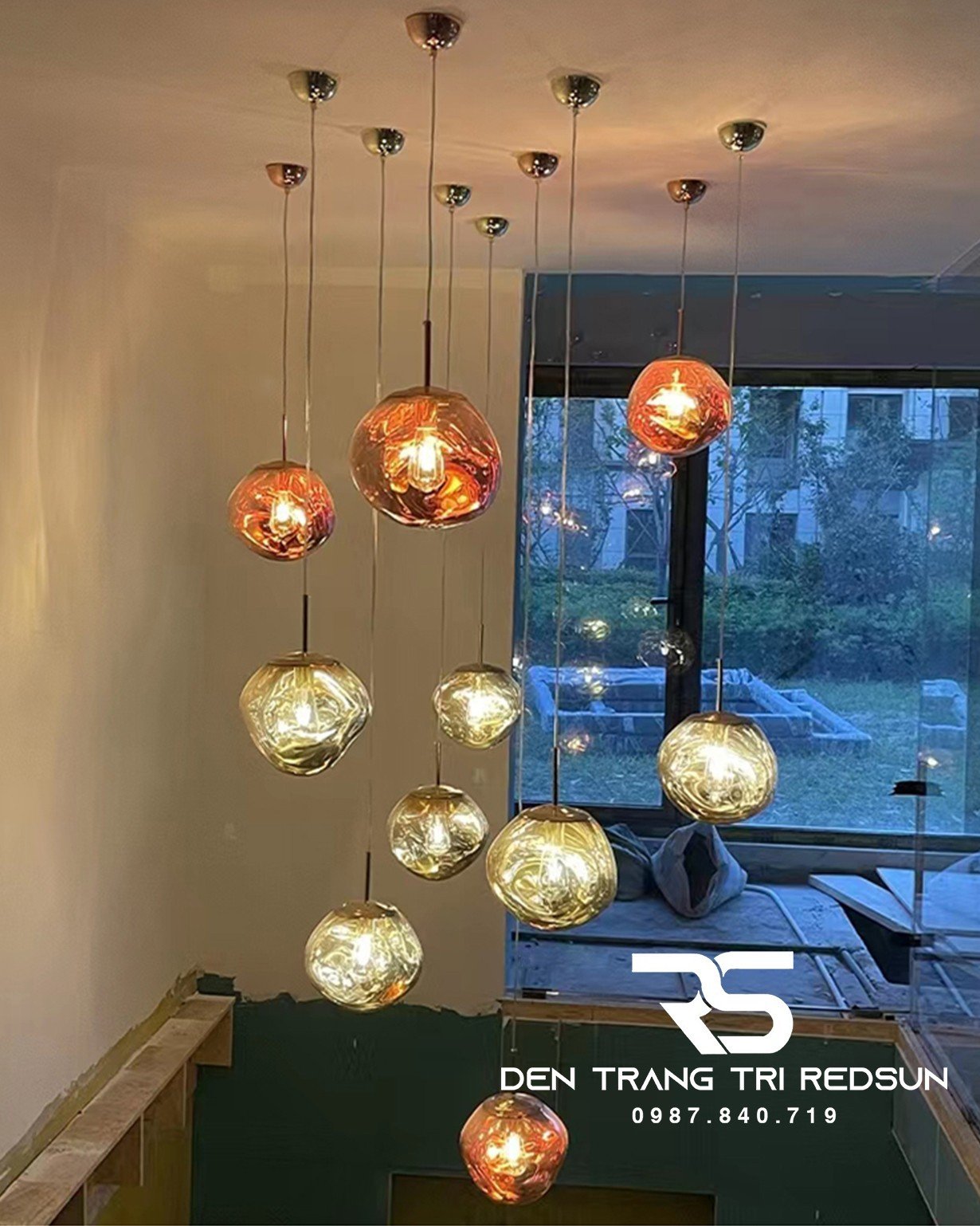 den-tha-tran-hien-dai-nham-thach-phong-cach-bac-au-chat-lieu-thuy-tinh-cdt-t053