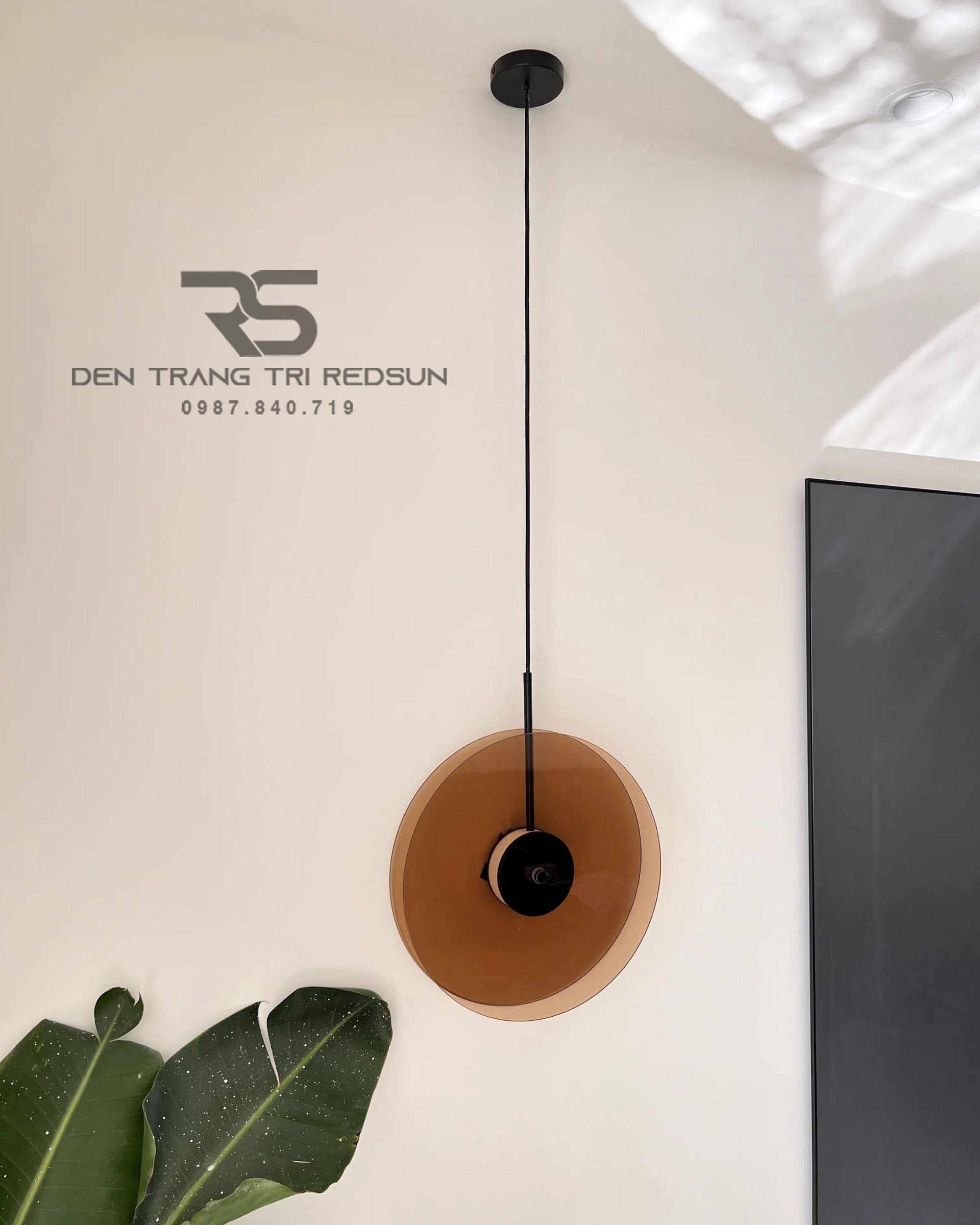 den-tha-ban-an-hien-dai-bac-au-choa-thuy-tinh-cdt-bt-049