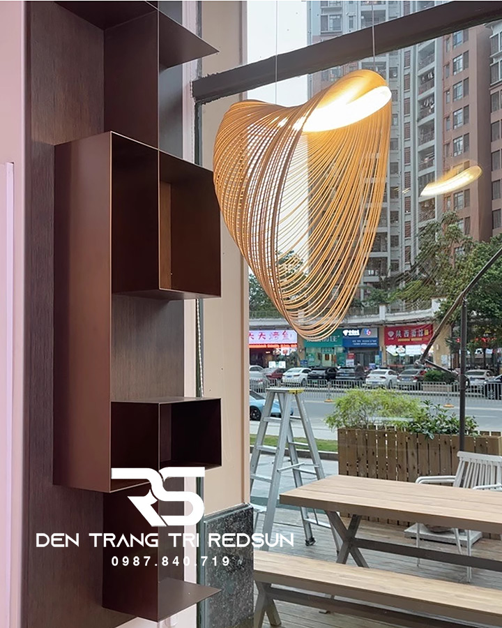 den-tha-tran-hien-dai-bac-au-chat-lieu-go-ttk88