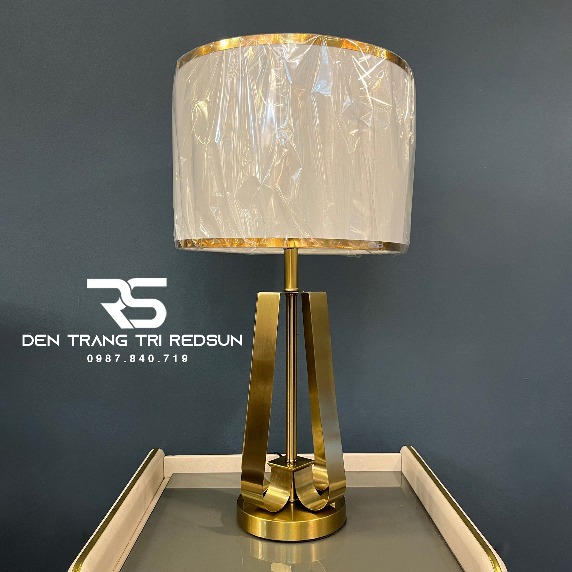 den-ban-hien-dai-bac-au-db2072