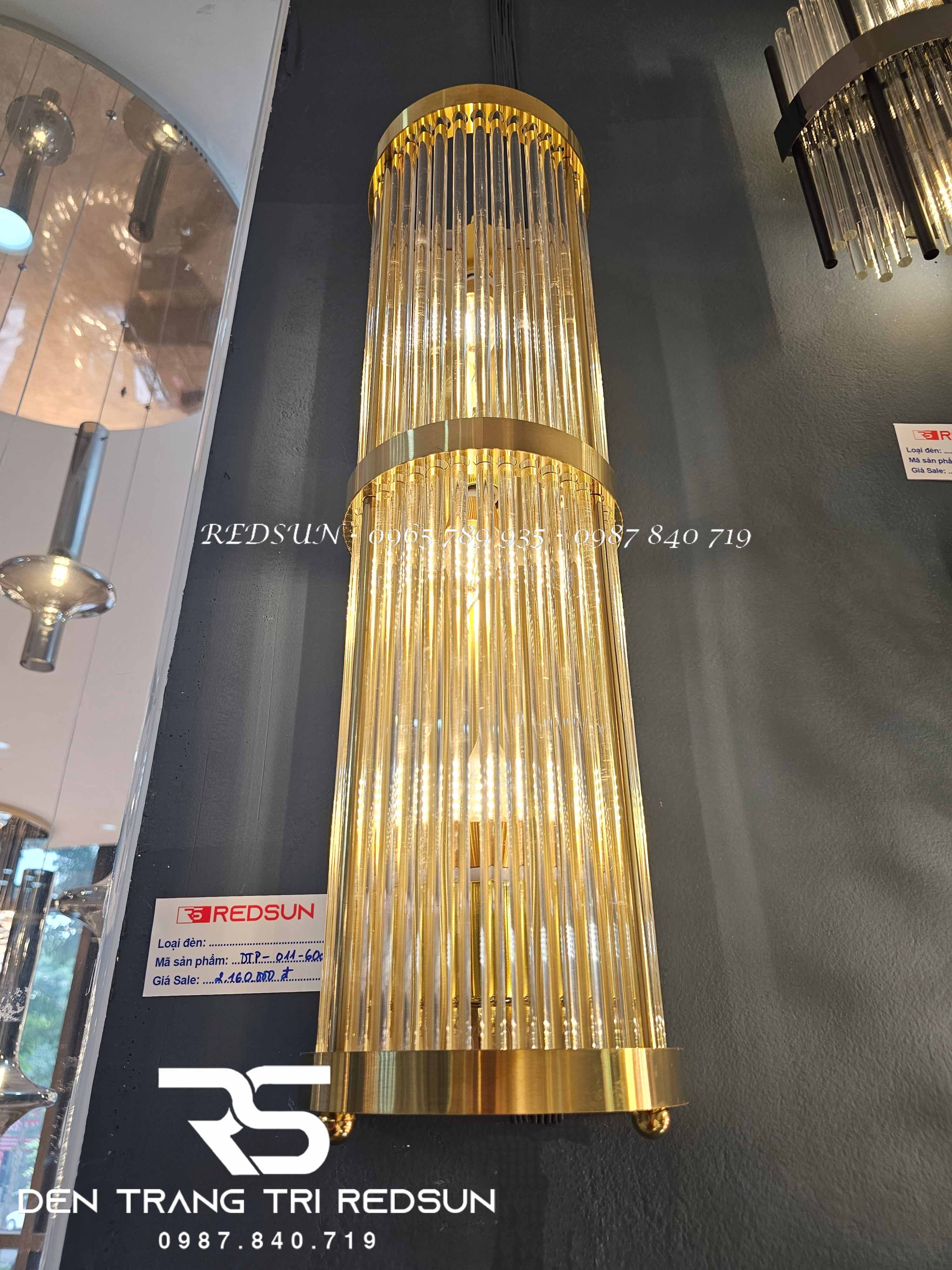 den-tuong-trang-tri-phong-khach-phong-ngu-cau-thang-phong-cach-bac-au-chat-lieu-pha-le-dtp-011