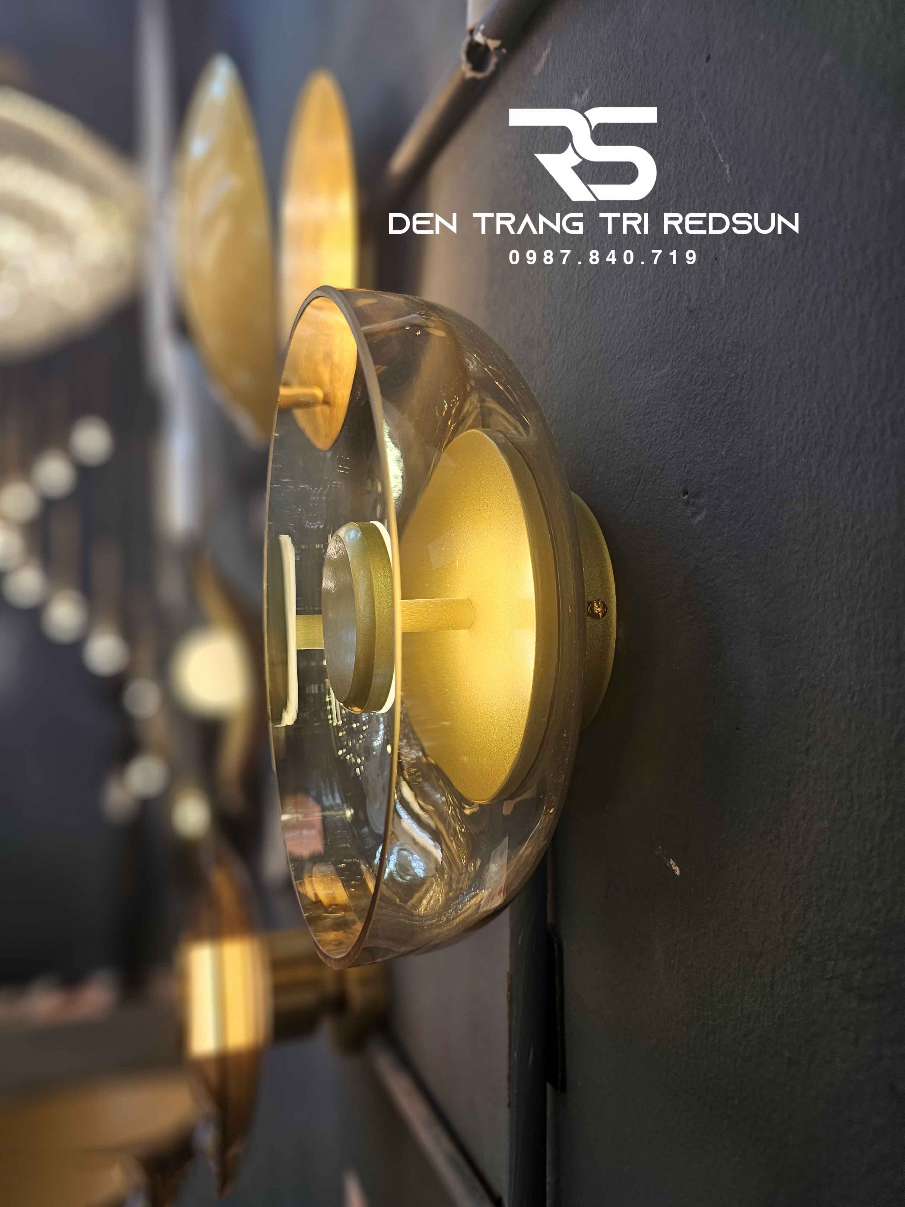 den-tuong-trang-tri-phong-khach-phong-ngu-hien-dai-phong-cach-bac-au-choa-thuy-tinh-dt-1038