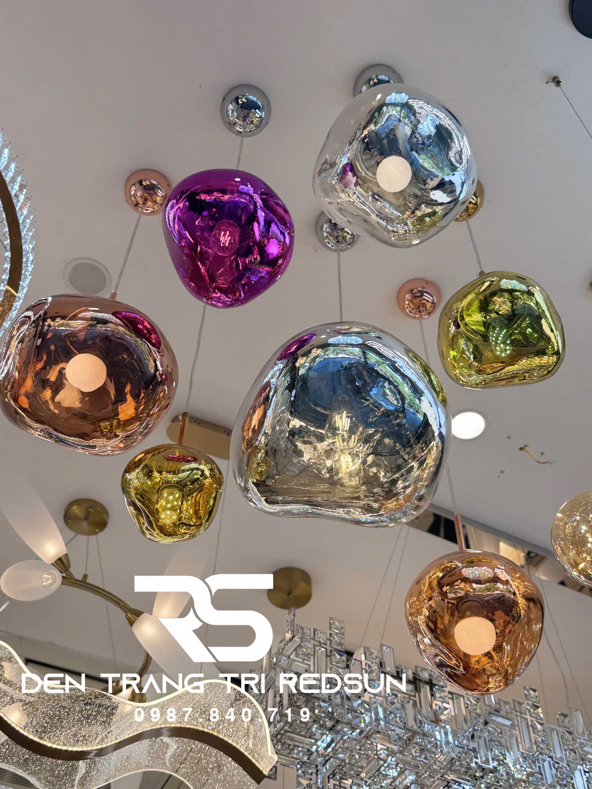 den-tha-tran-hien-dai-nham-thach-phong-cach-bac-au-chat-lieu-thuy-tinh-cdt-t053