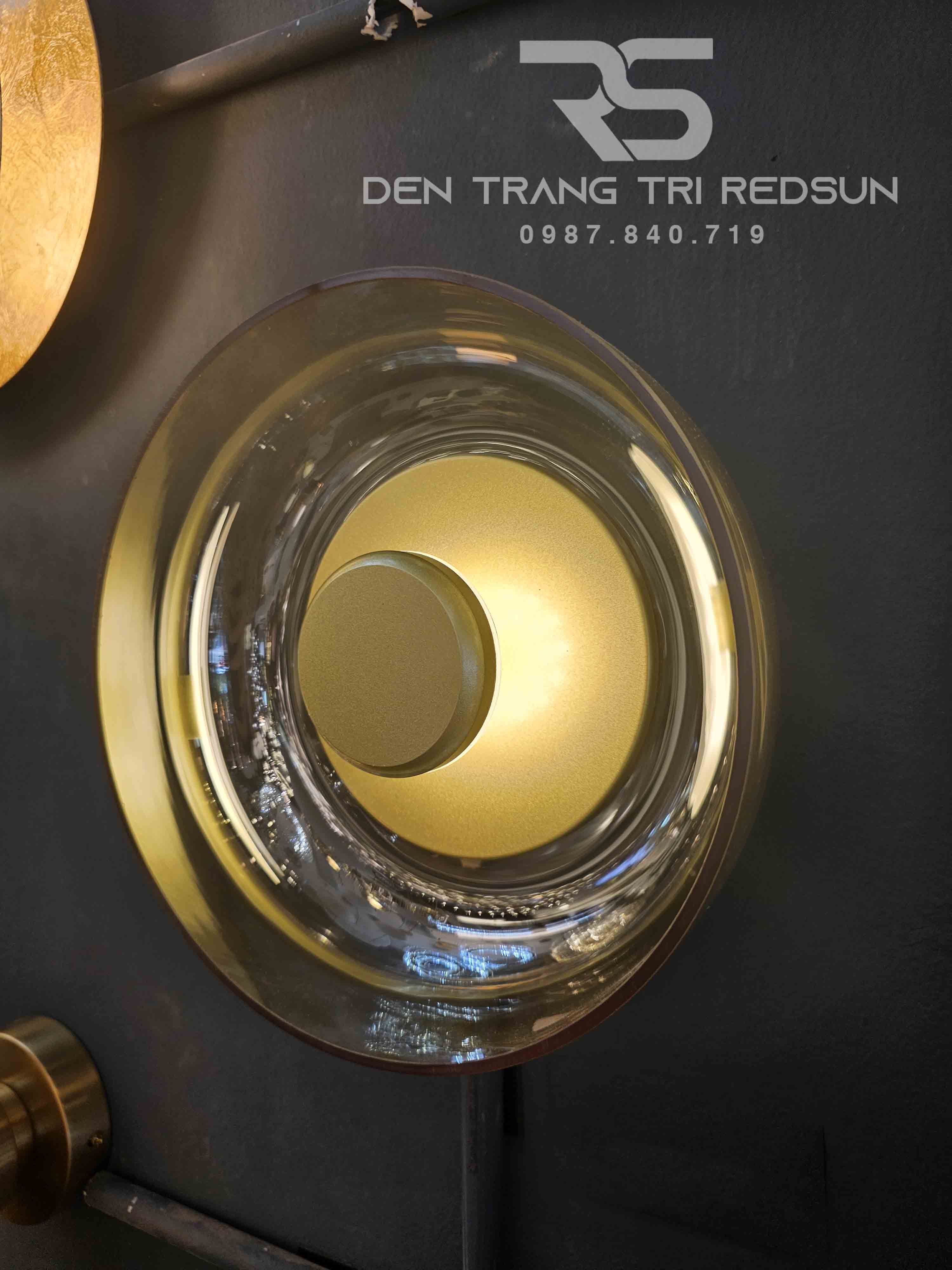 den-tuong-trang-tri-phong-khach-phong-ngu-hien-dai-phong-cach-bac-au-choa-thuy-tinh-dt-1038