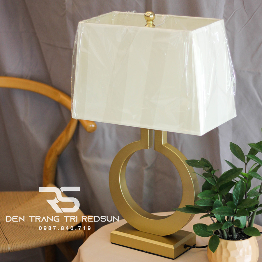 Đèn Bàn Hiện Đại Bắc Âu DB2068