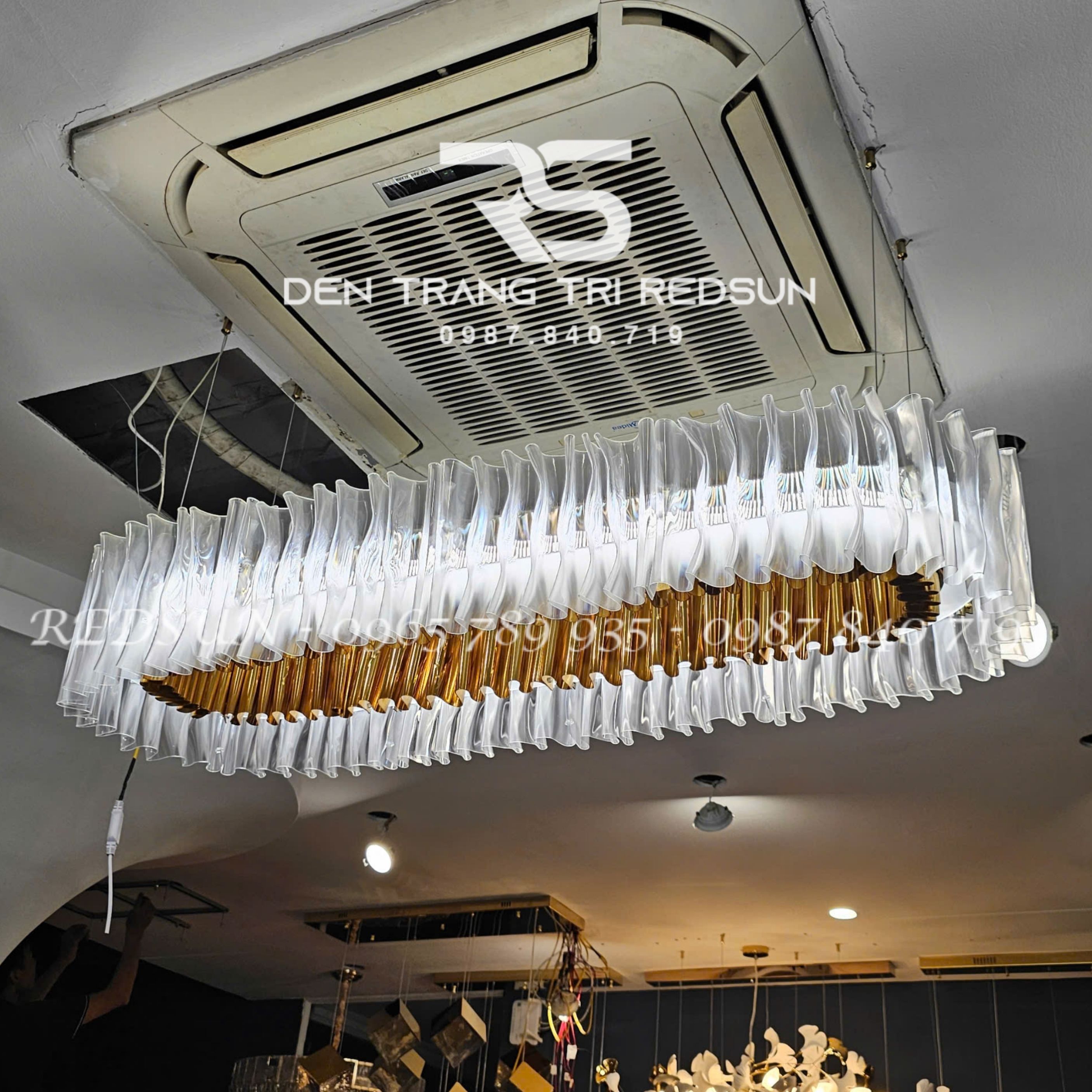 Đèn Chùm Bàn Ăn Hiện Đại Phong Cách Bắc Âu Chất Liệu Acrylic DC-L047