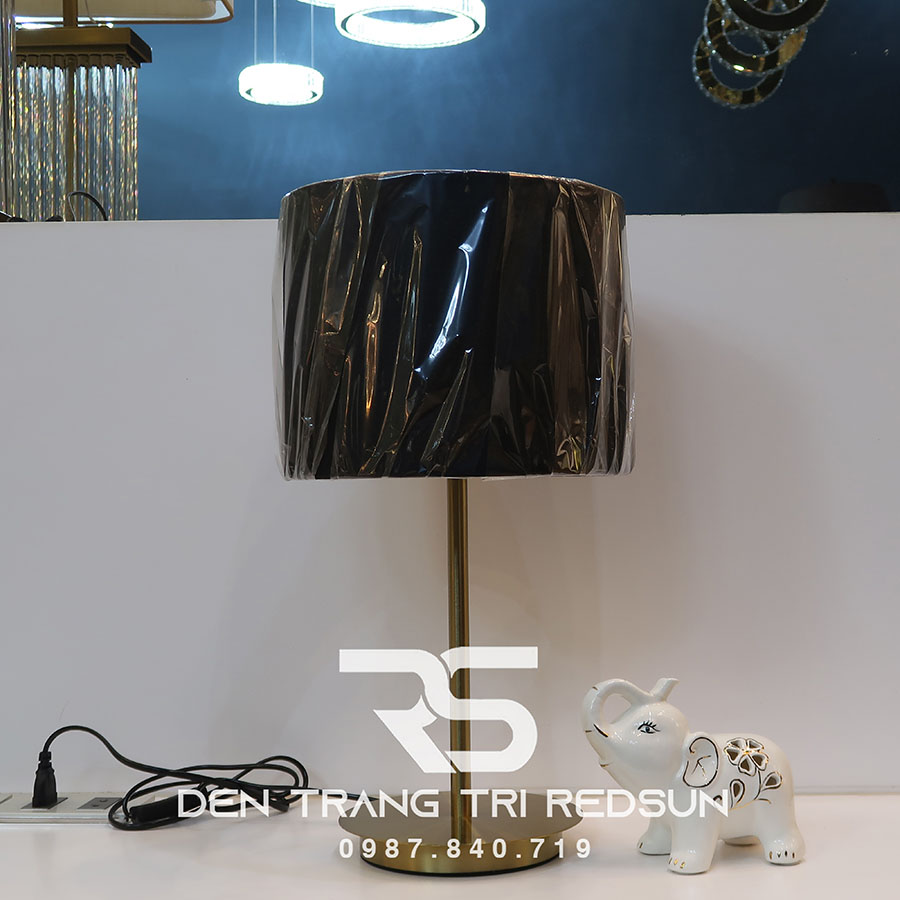 den-ban-hien-dai-b132