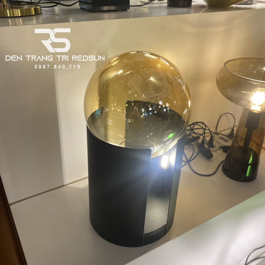 Đèn Bàn Hiện Đại Bắc Âu DB2091