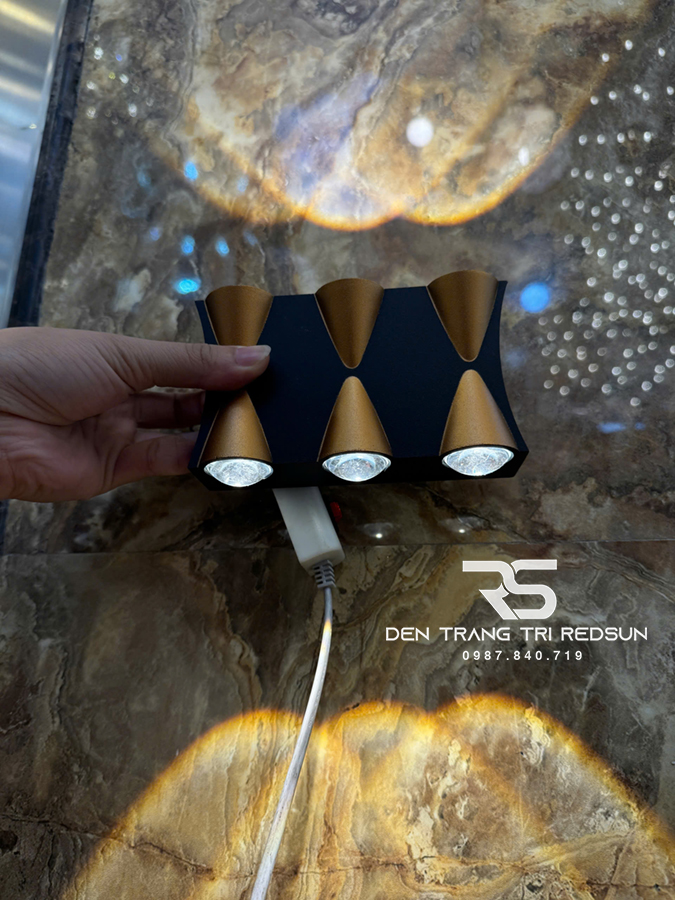 Đèn tường hiện đại lắp cầu thang LT048/6