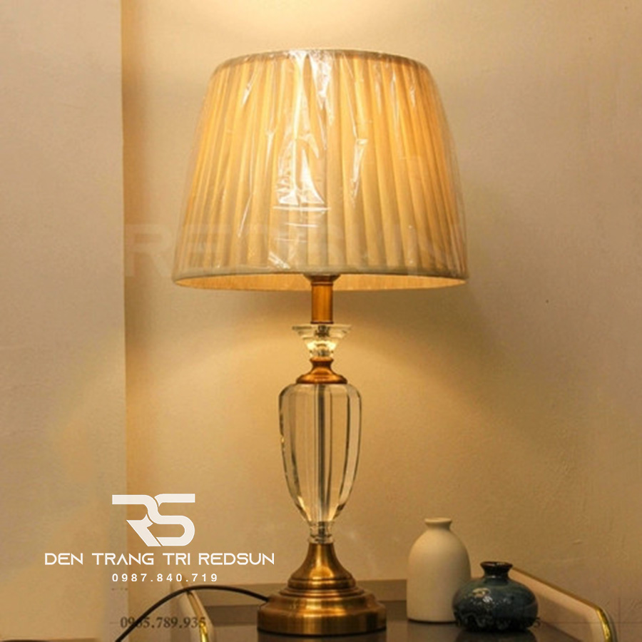 den-ban-hien-dai-db-c9982-1