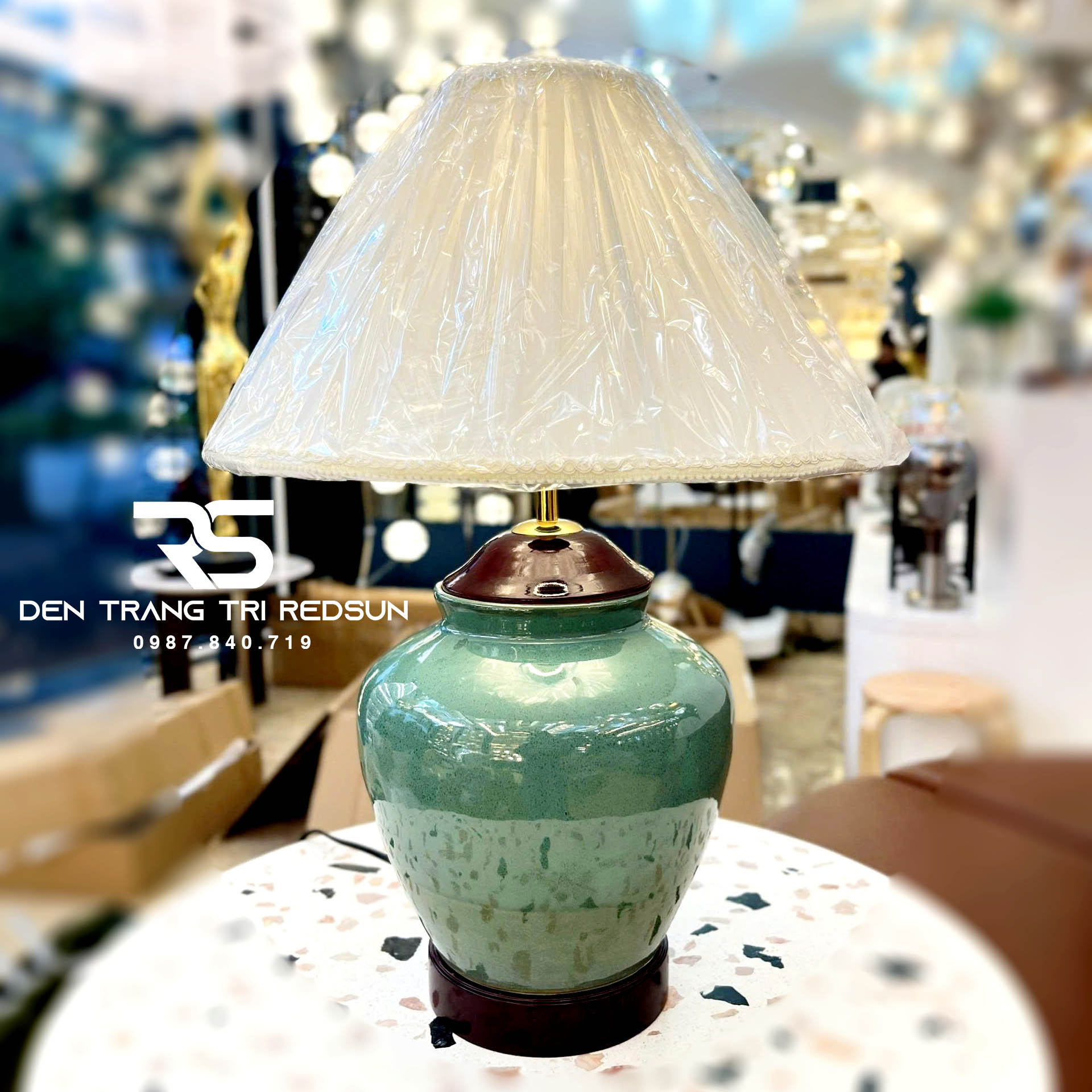 Đèn Bàn Phong Cách Indochine Thân Gốm Bát Tràng DB029