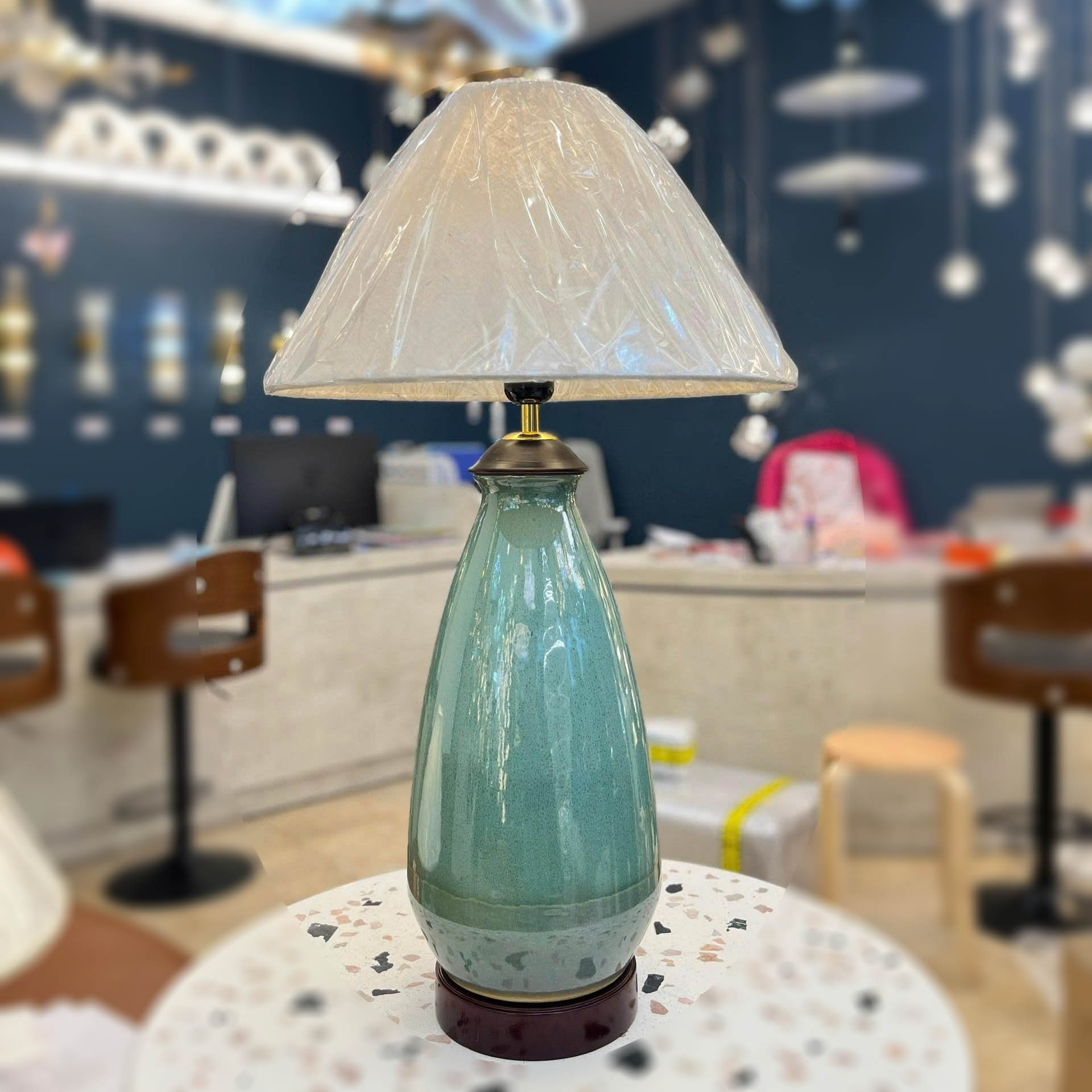 Đèn Bàn Phong Cách Indochine Thân Gốm Bát Tràng DB005