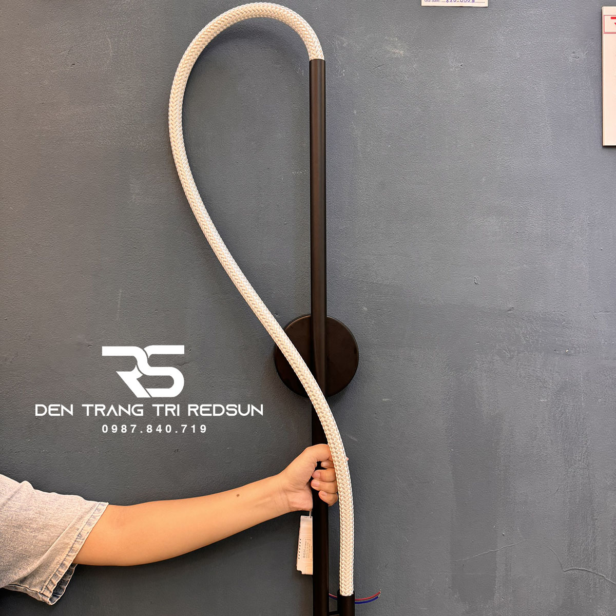 Đèn Tường Hiện Đại Trang Trí Phòng Khách, Phòng Ngủ, Cầu Thang Phong Cách Bắc Âu Thân Dài Ống LED Xoắn DT-125