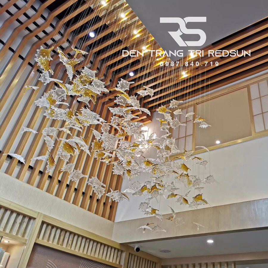 Đèn Thả Hiện Đại Lắp Phòng Khách, Sảnh Chờ, Cầu Thang Thông Tầng Lá Phong Chất Liệu Thuỷ Tinh HTK053