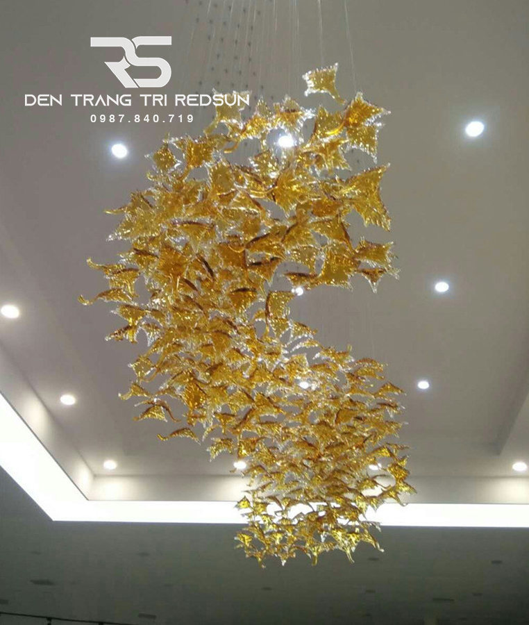 Đèn Thả Hiện Đại Lắp Phòng Khách, Sảnh Chờ, Cầu Thang Thông Tầng Lá Phong Chất Liệu Thuỷ Tinh HTK053
