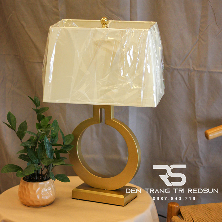 Đèn Bàn Hiện Đại Bắc Âu DB2068