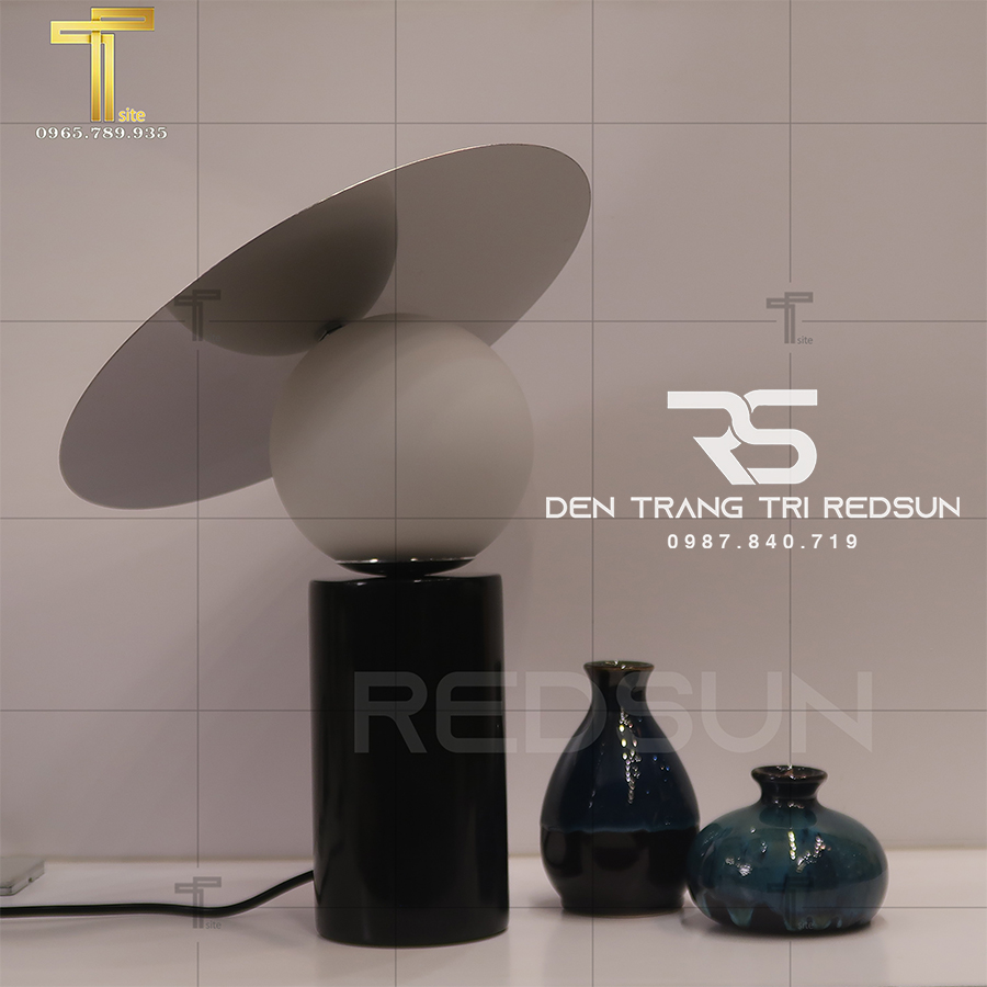 Đèn Bàn Hiện Đại Bắc Âu DB2081