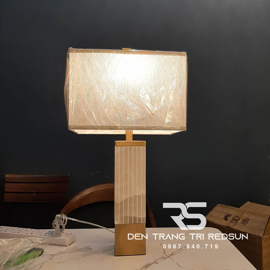 Đèn Bàn Hiện Đại Bắc Âu DB2082