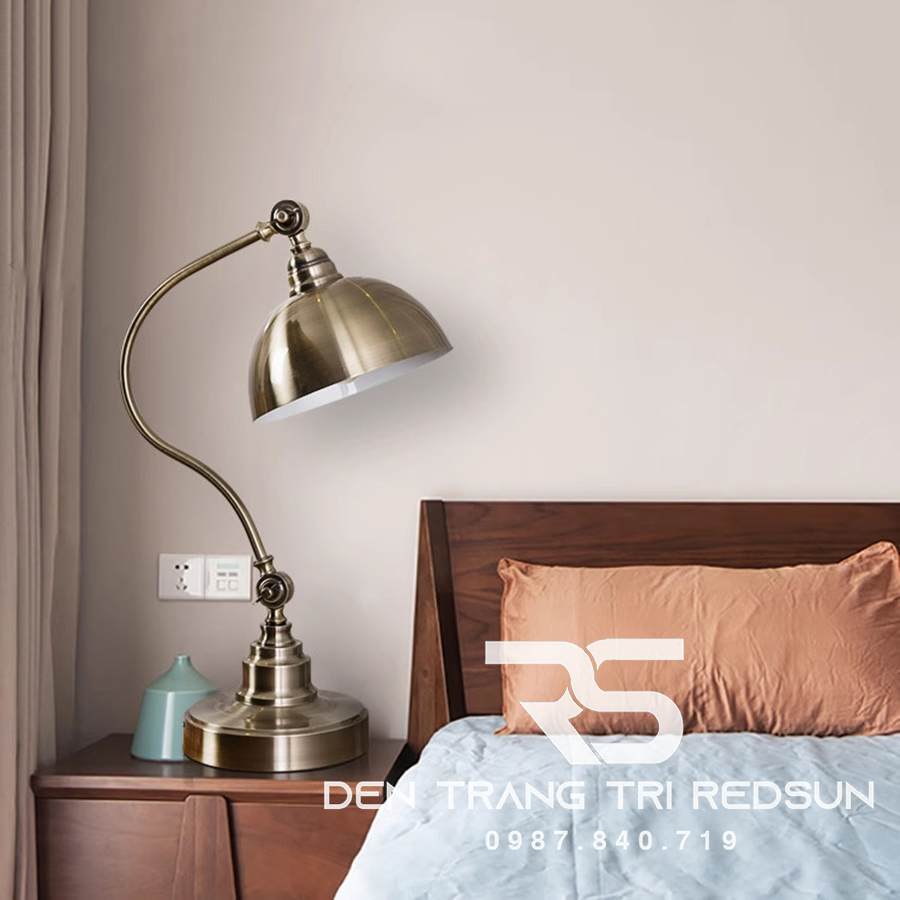 Đèn bàn hiện đại DB-C3003