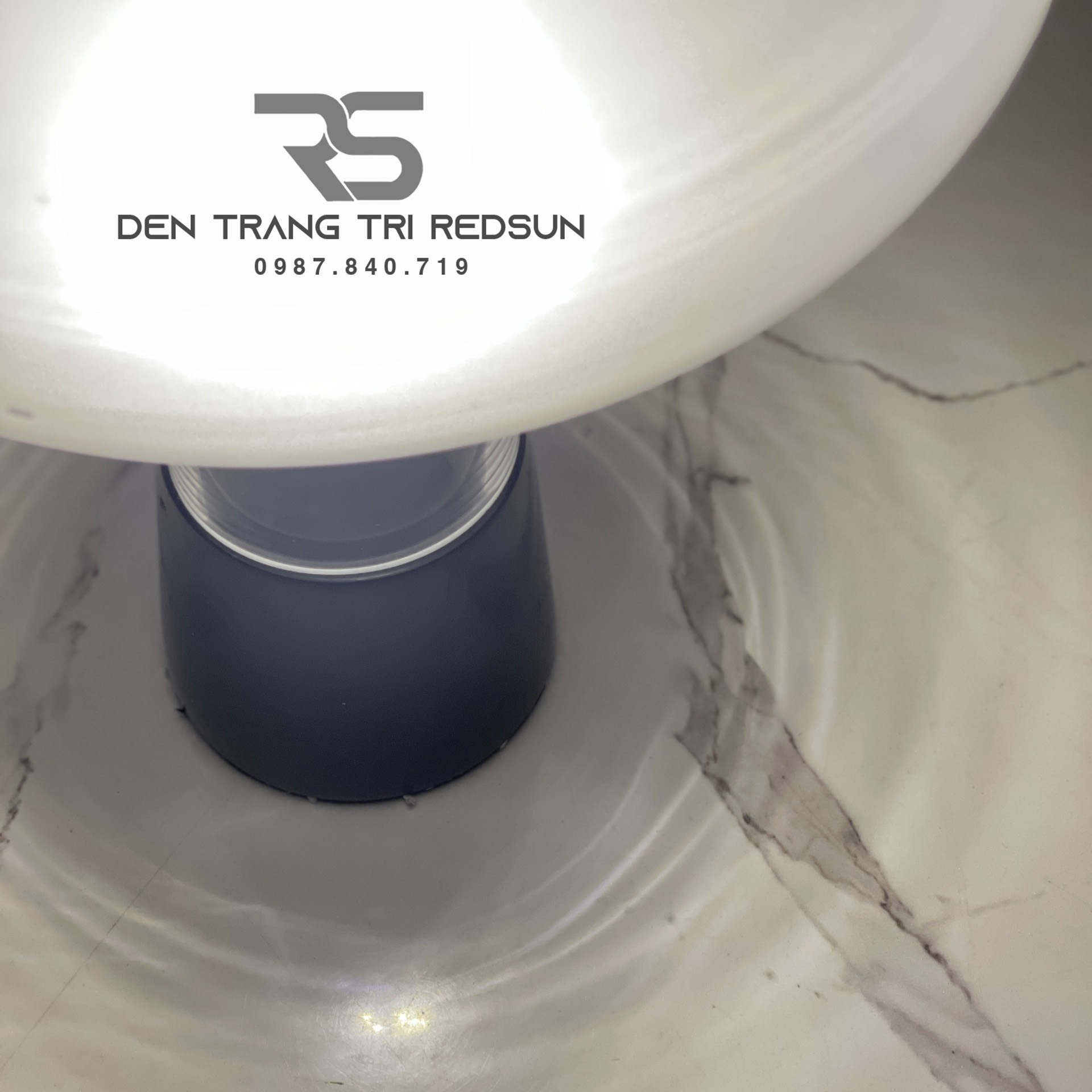 Đèn Bàn Hiện Đại Bắc Âu DB2092