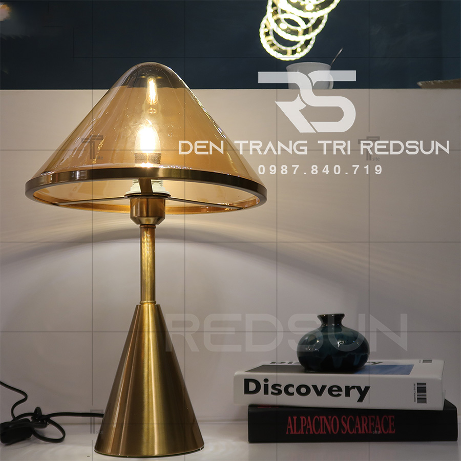 Đèn Bàn Hiện Đại Bắc Âu DB2032