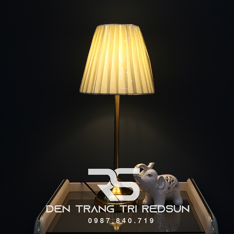 den-ban-hien-dai-b133