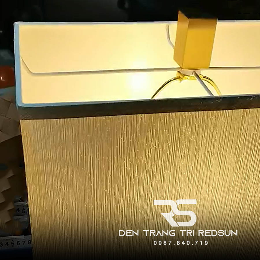 Đèn Bàn Hiện Đại Bắc Âu DB2082