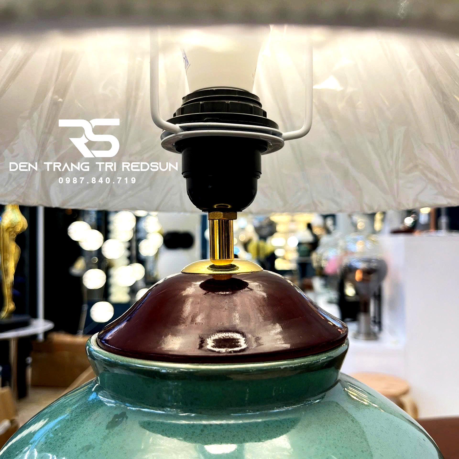 Đèn Bàn Phong Cách Indochine Thân Gốm Bát Tràng DB029