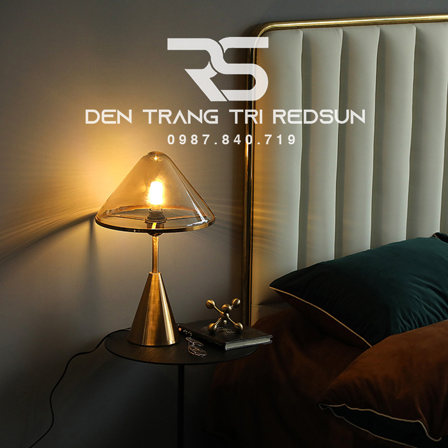 Đèn Bàn Hiện Đại Bắc Âu DB2032