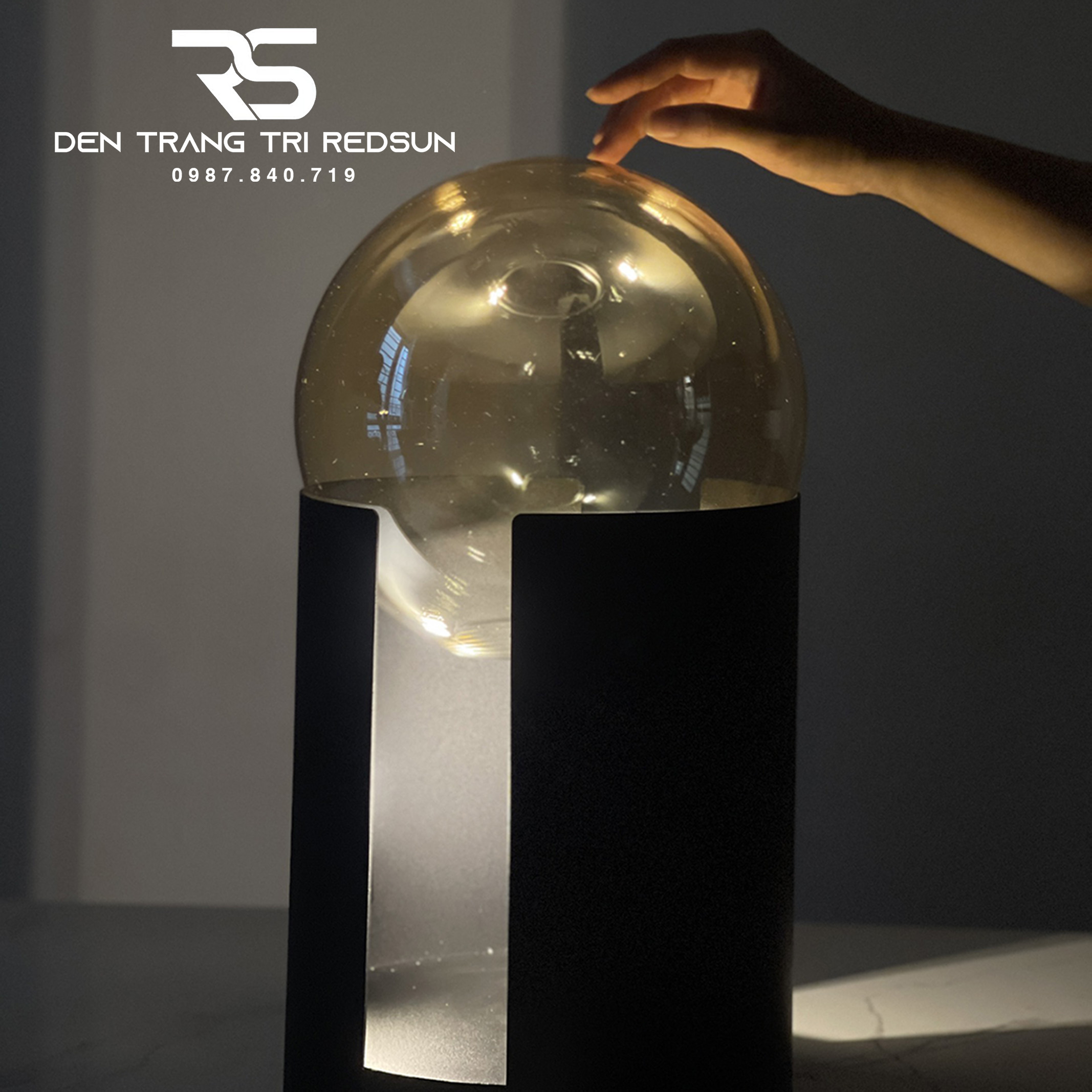 Đèn Bàn Hiện Đại Bắc Âu DB2091