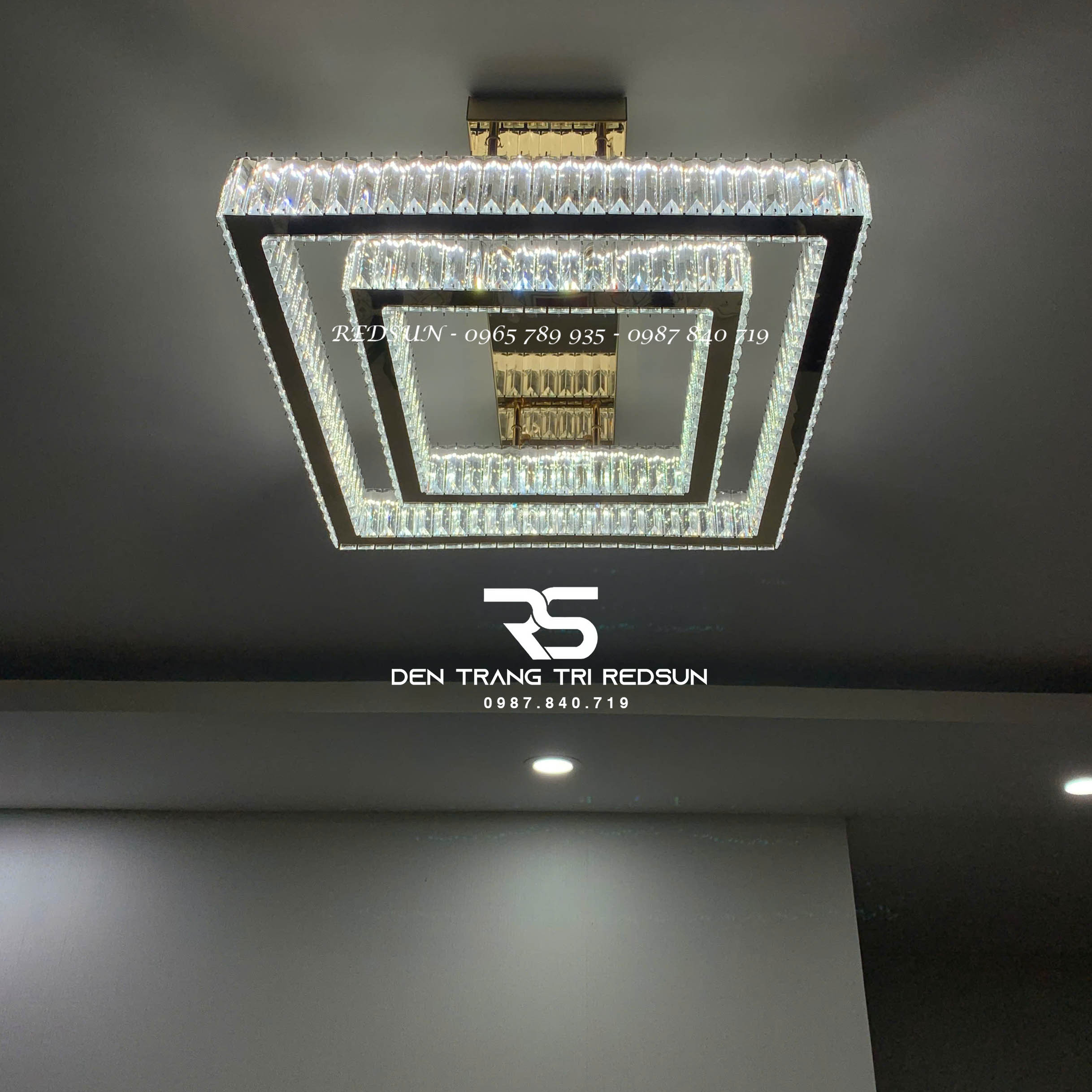 Đèn Mâm Pha Lê Ốp Trần Phòng Khách Hiện Đại MV9199