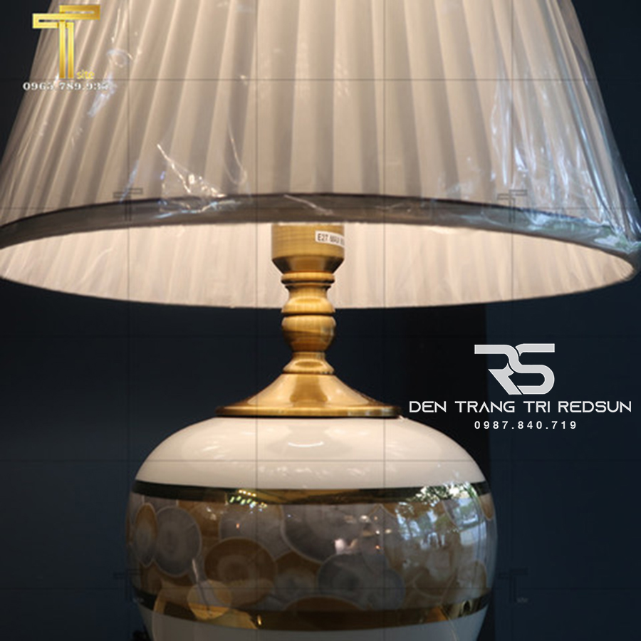 Đèn Bàn Hiện Đại DB-C8751