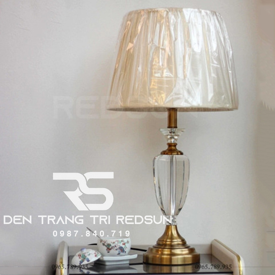 den-ban-hien-dai-db-c9982-1