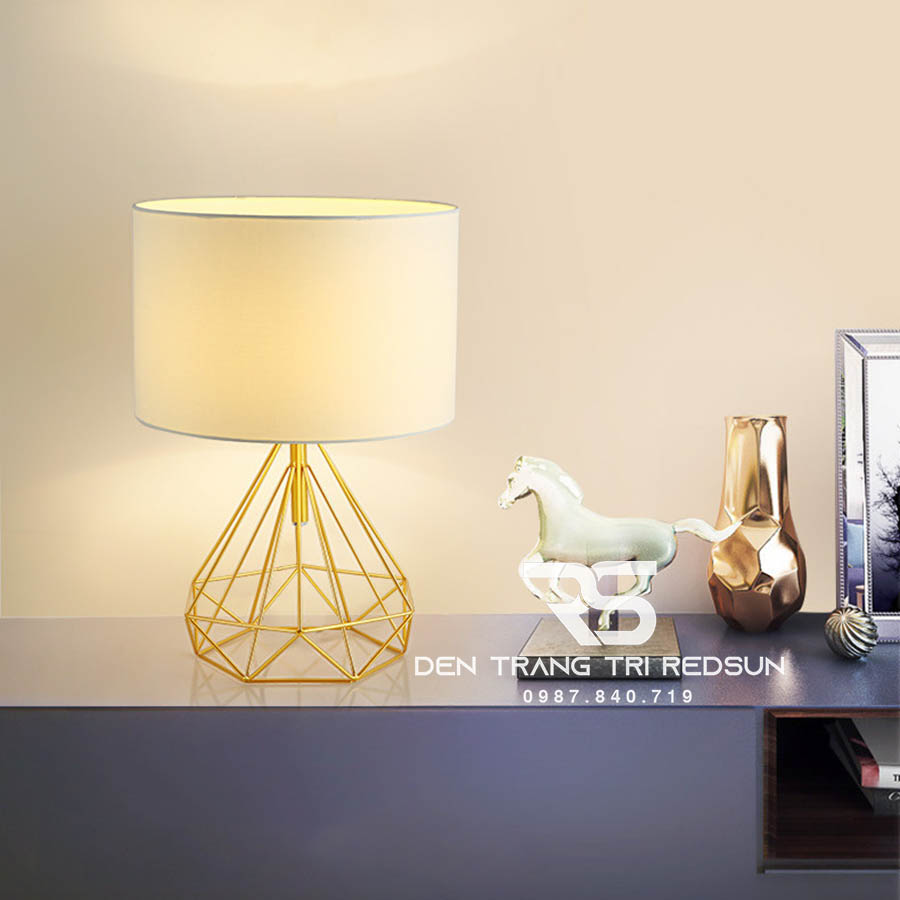 Đèn Bàn Hiện Đại Bắc Âu DB2071