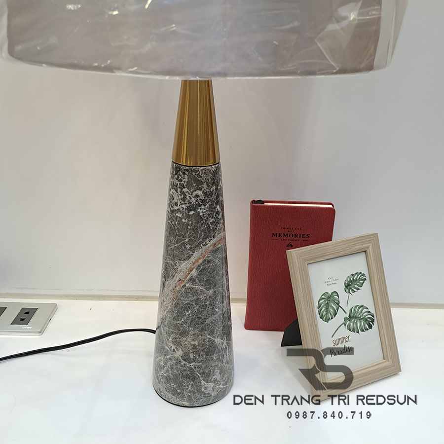 Đèn Bàn Hiện Đại Bắc Âu DB2053