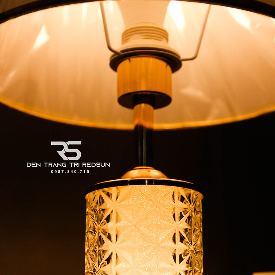 Đèn Bàn Hiện Đại DB-C521